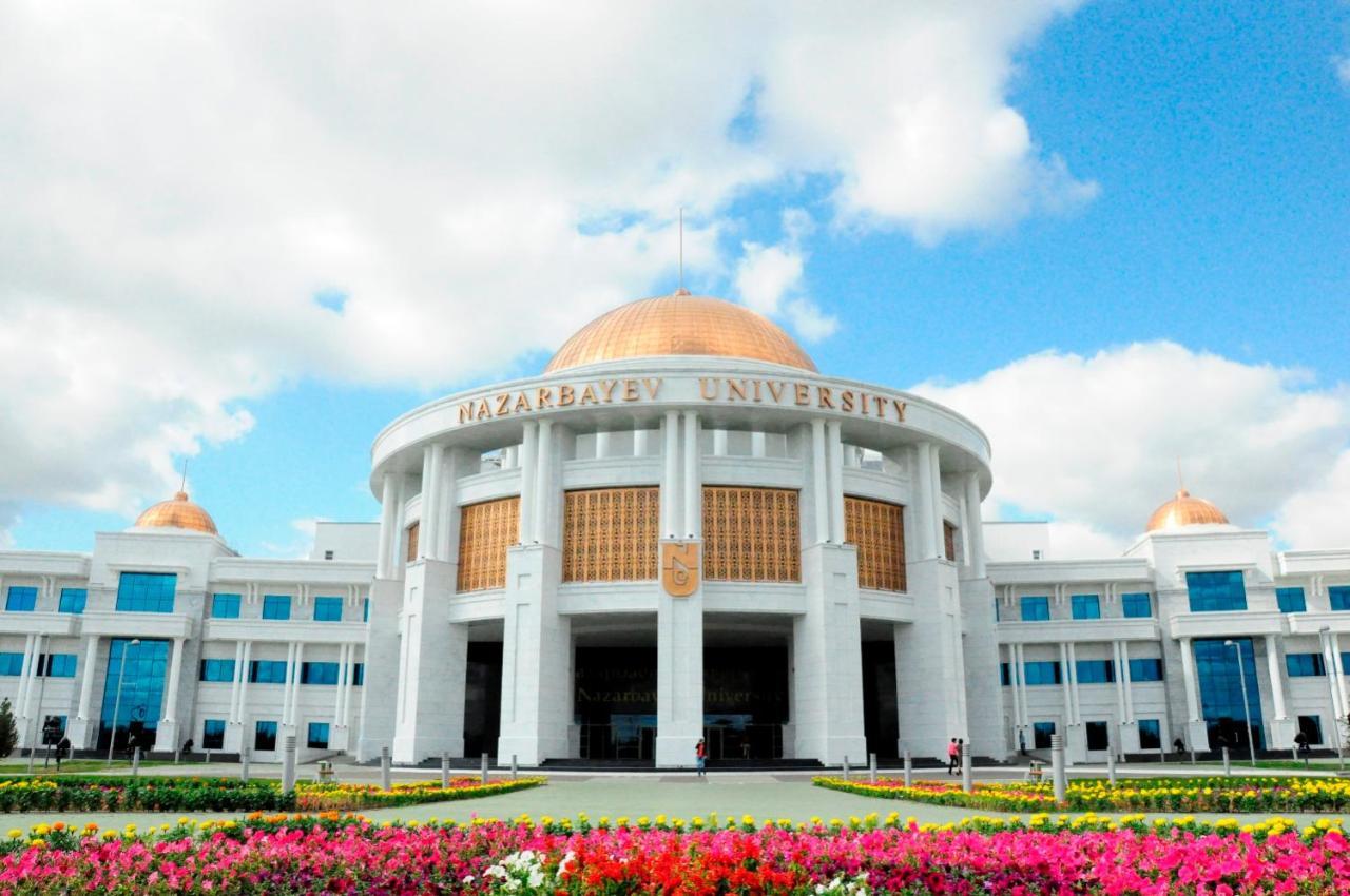 Экспо Бульвар 5 Astana Exteriör bild